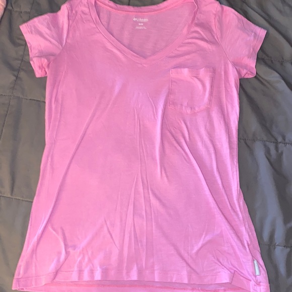 Columbia Tops - Women’s pink Columbia t shirt size medium